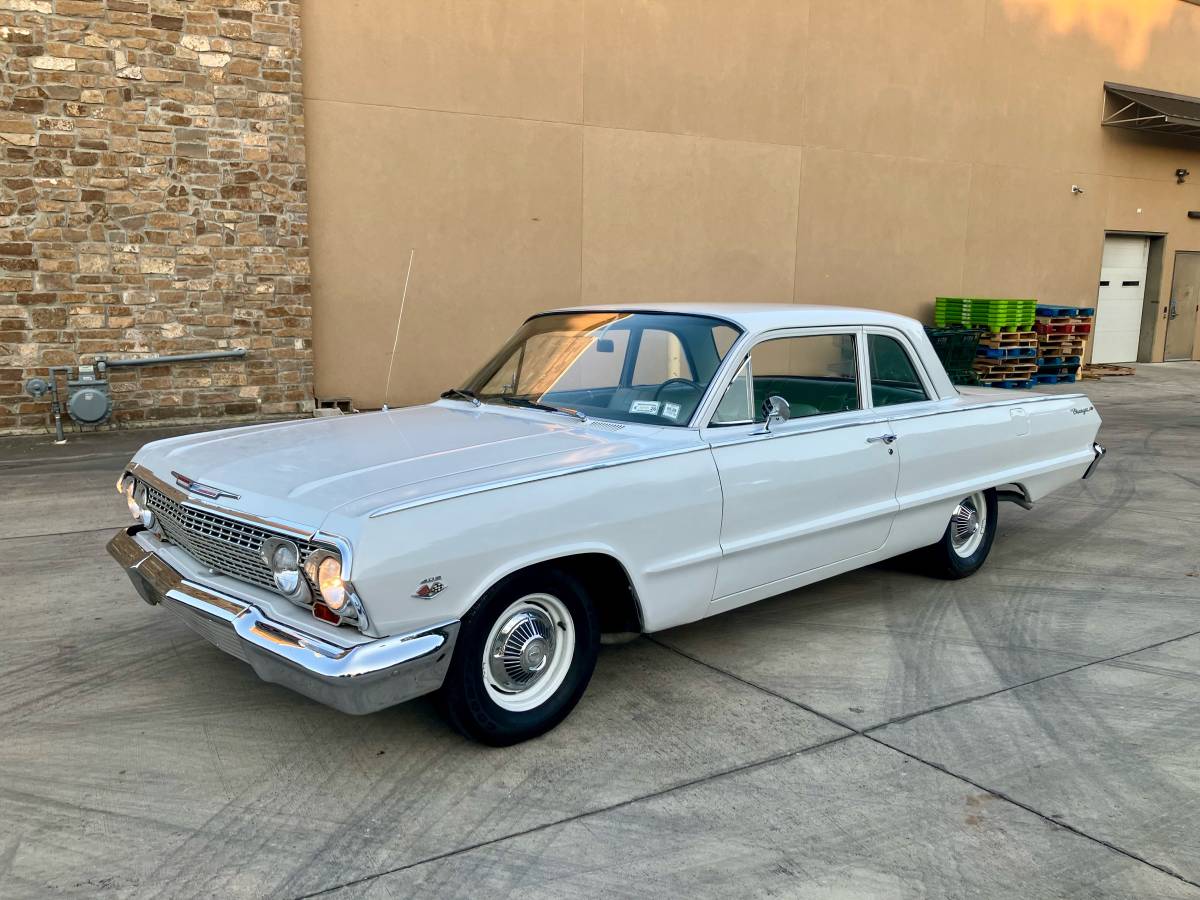 Chevrolet-malibu-1963-white-10