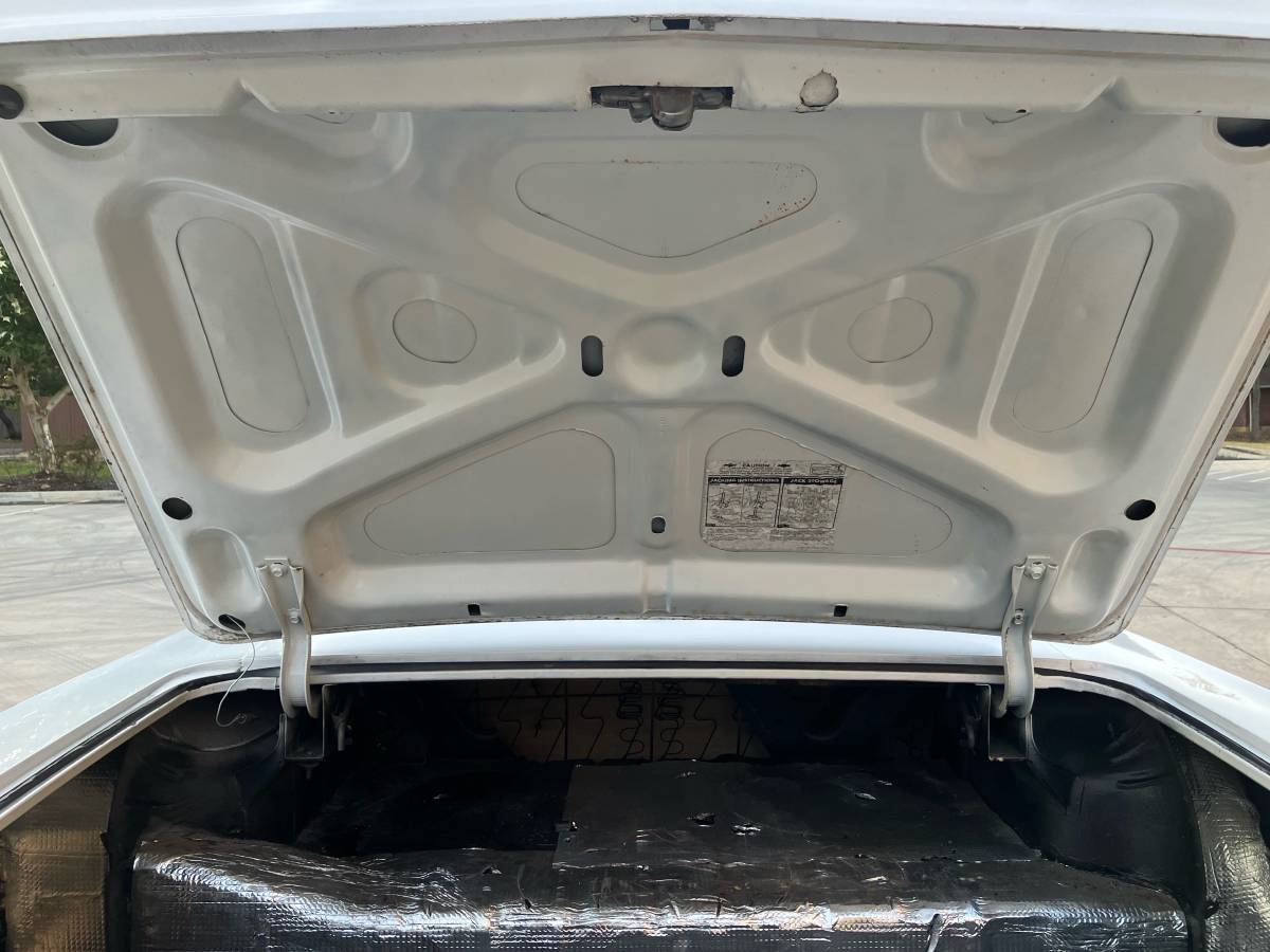 Chevrolet-malibu-1963-white-11