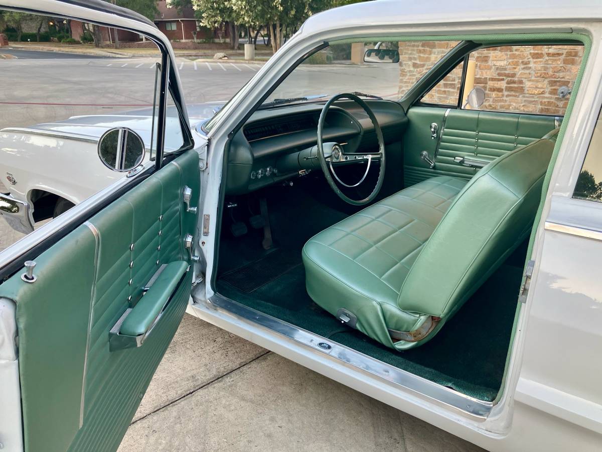 Chevrolet-malibu-1963-white-17