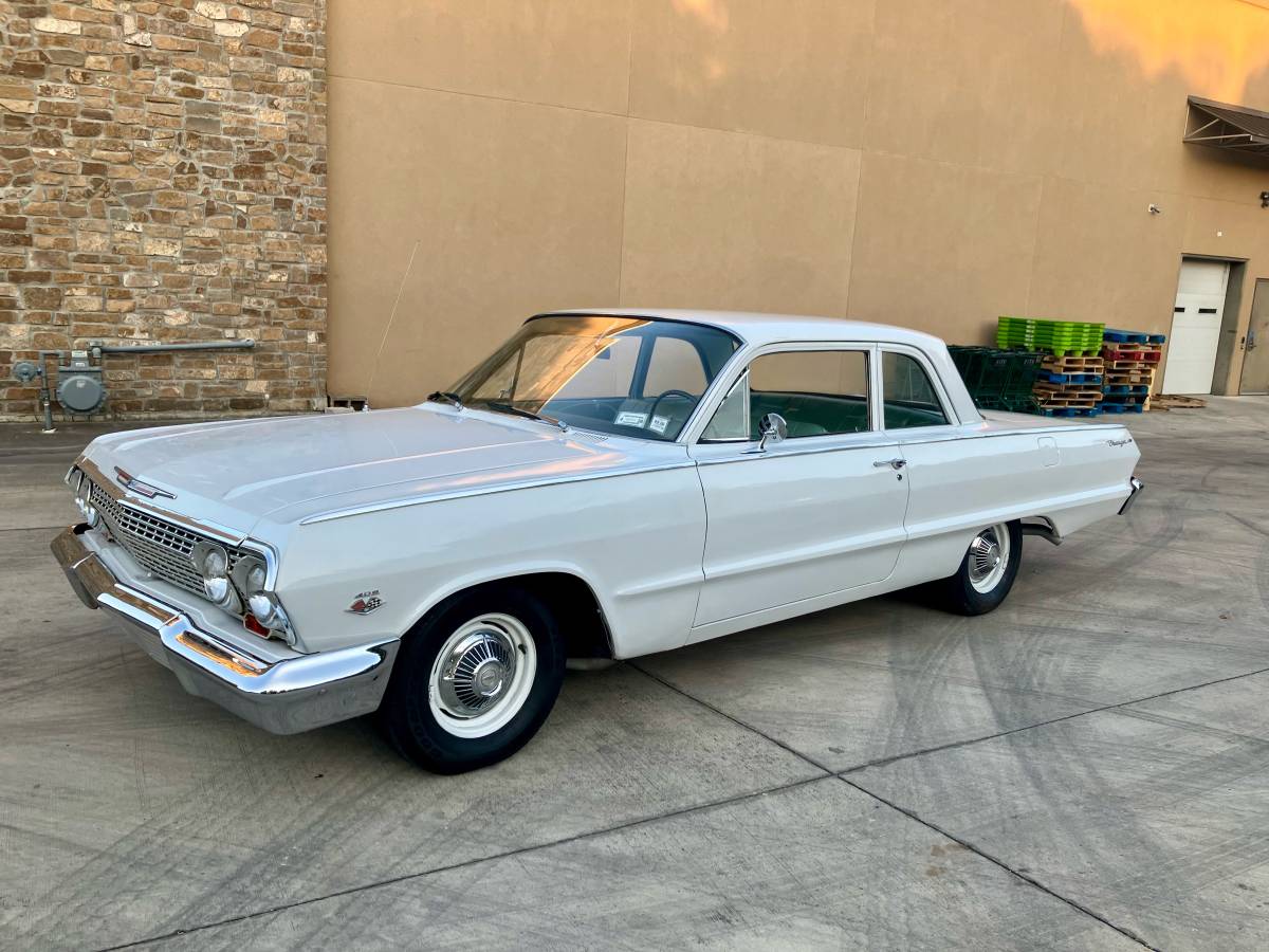 Chevrolet-malibu-1963-white-20