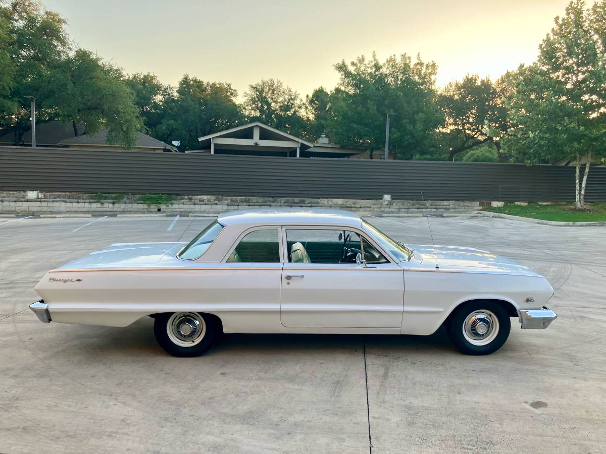 Chevrolet-malibu-1963-white-3