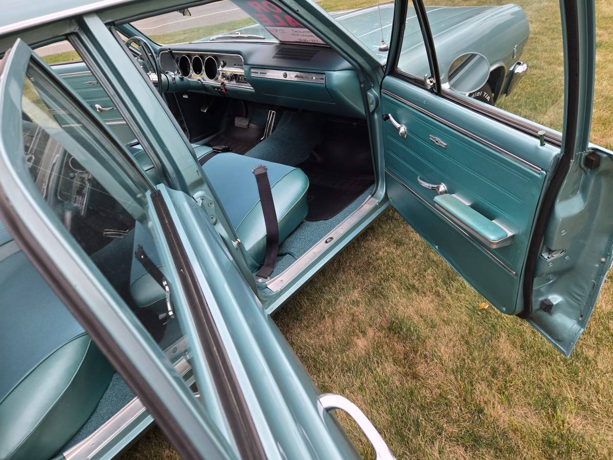 Chevrolet-malibu-1965-green-3