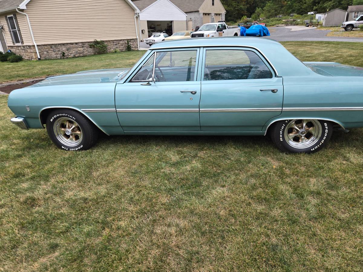 Chevrolet-malibu-1965-green-8
