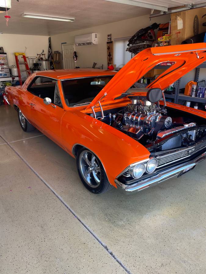 Chevrolet-malibu-1966-orange-12