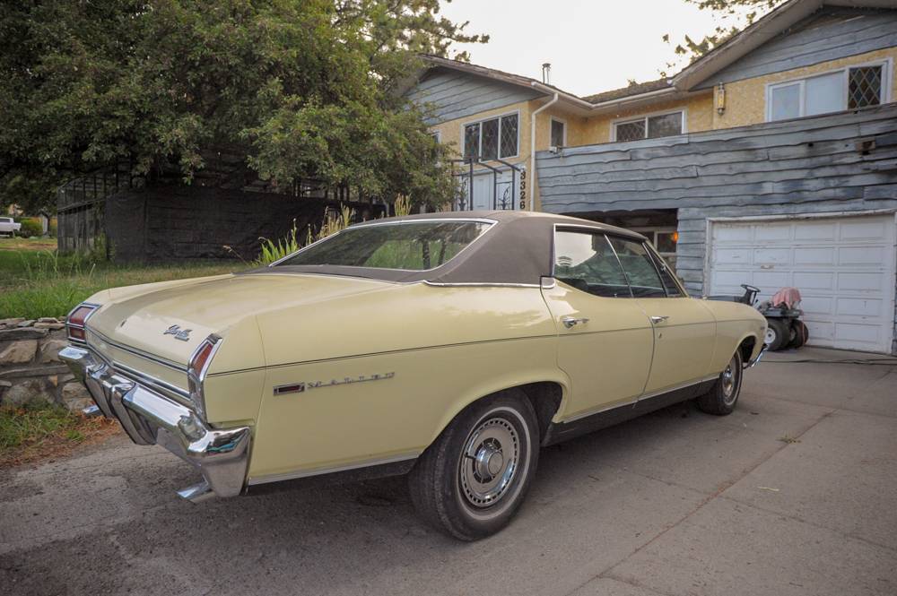 Chevrolet-malibu-1969-yellow-2