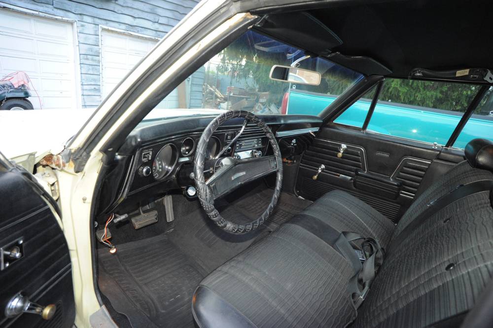 Chevrolet-malibu-1969-yellow-4