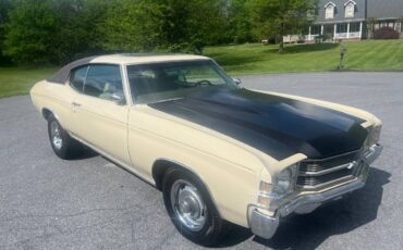Chevrolet-malibu-1971-yellow-2