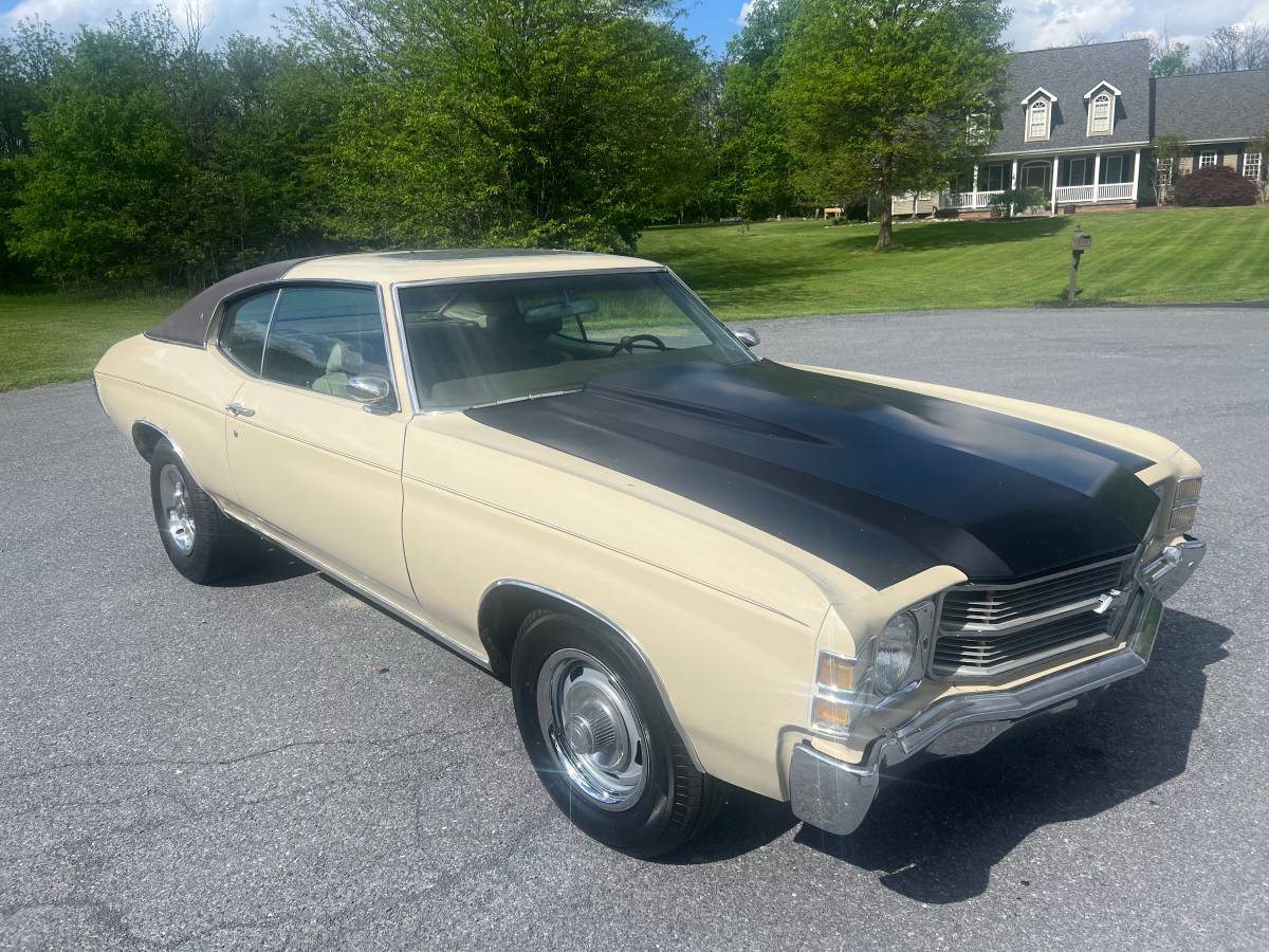 Chevrolet-malibu-1971-yellow-2