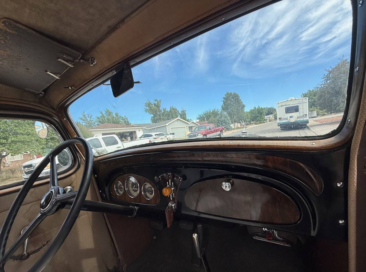 Chevrolet-master-sedan-1934-brown-12