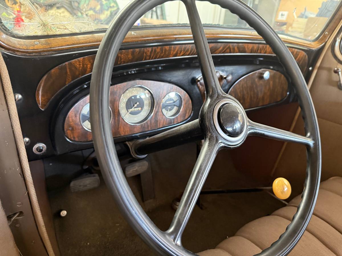 Chevrolet-master-sedan-1934-brown-3