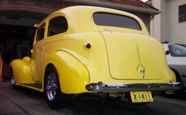 Chevrolet-masterdeluxe-1939-yellow-10