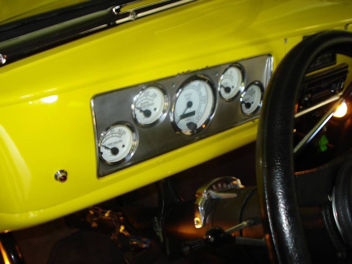 Chevrolet-masterdeluxe-1939-yellow-3