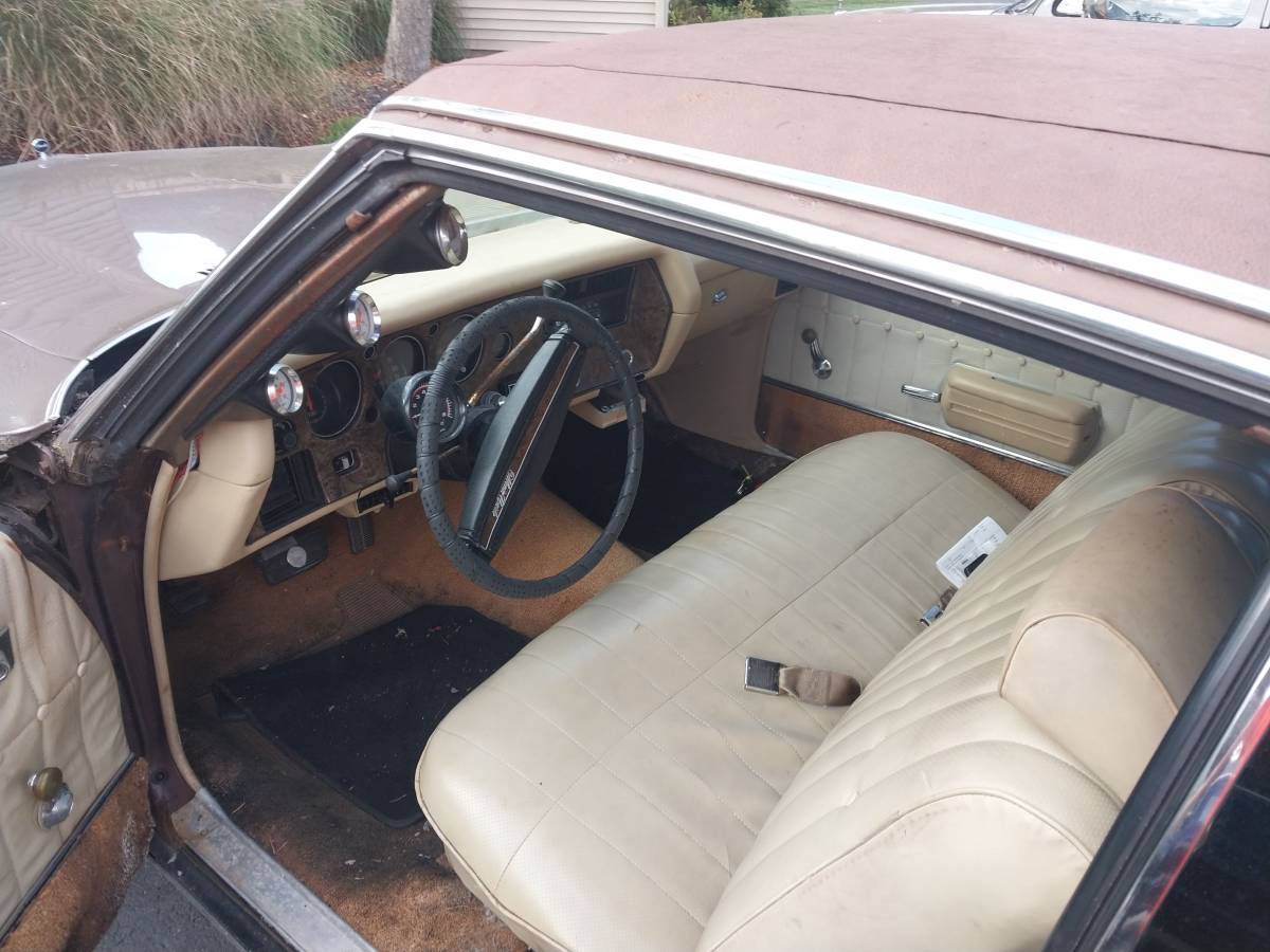 Chevrolet-monte-carlo-1971-brown-3