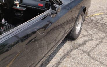 Chevrolet-monte-carlo-1983-black-10