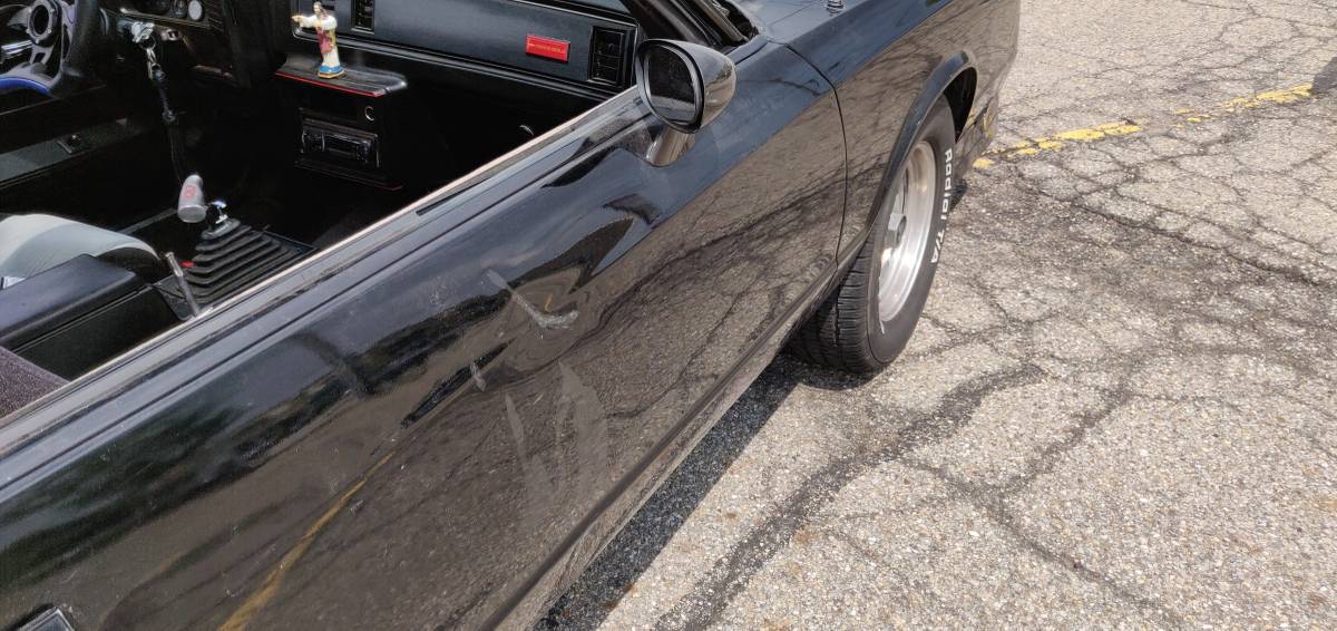 Chevrolet-monte-carlo-1983-black-10