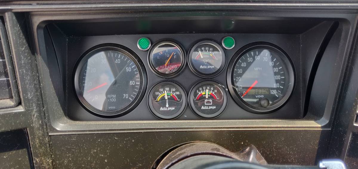 Chevrolet-monte-carlo-1983-black-15