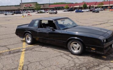 Chevrolet-monte-carlo-1983-black-3