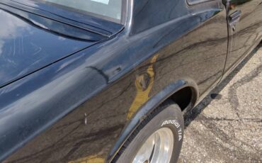 Chevrolet-monte-carlo-1983-black-8