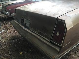 Chevrolet-monte-carlo-1986-2