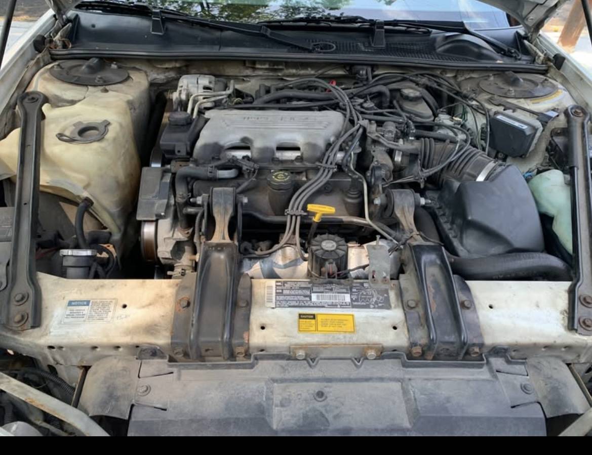 Chevrolet-monte-carlo-1995-white-10