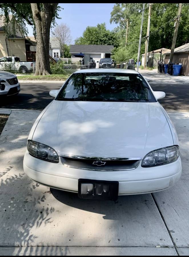 Chevrolet-monte-carlo-1995-white-2