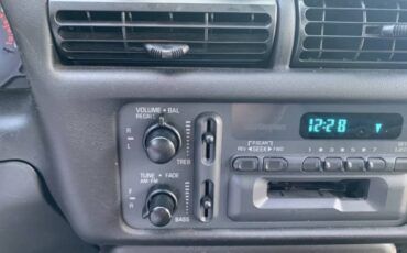 Chevrolet-monte-carlo-1995-white-5