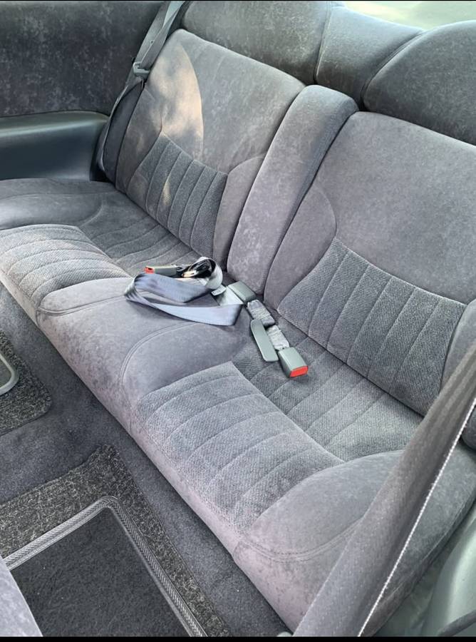 Chevrolet-monte-carlo-1995-white-9