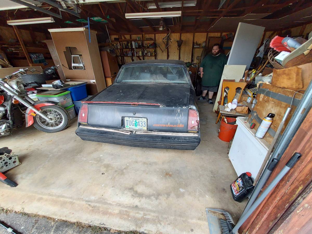 Chevrolet-monte-carlo-ss-1985-black-1