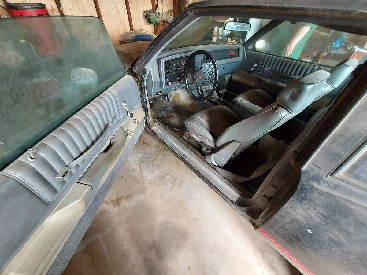 Chevrolet-monte-carlo-ss-1985-black-3