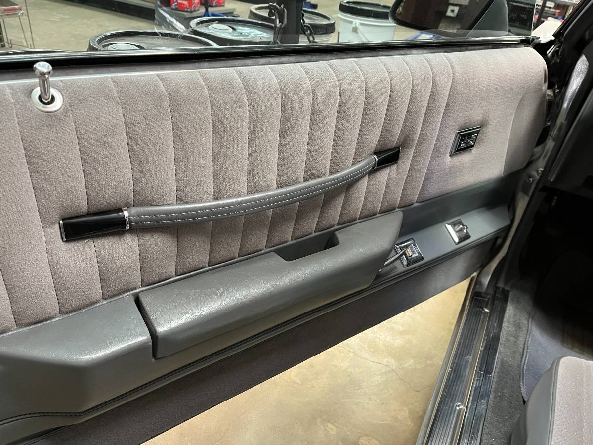 Chevrolet-monte-carlo-ss-1987-silver-5