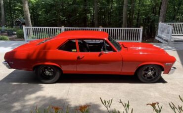 Chevrolet-nova-1972-red