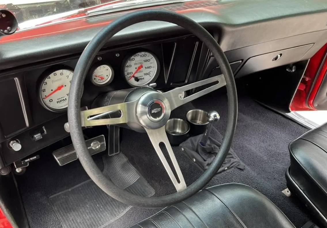Chevrolet-nova-1972-red-4
