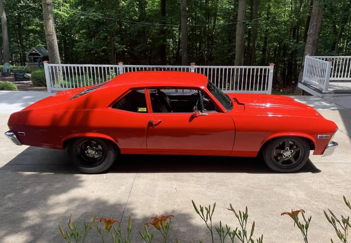 Chevrolet-nova-1972-red