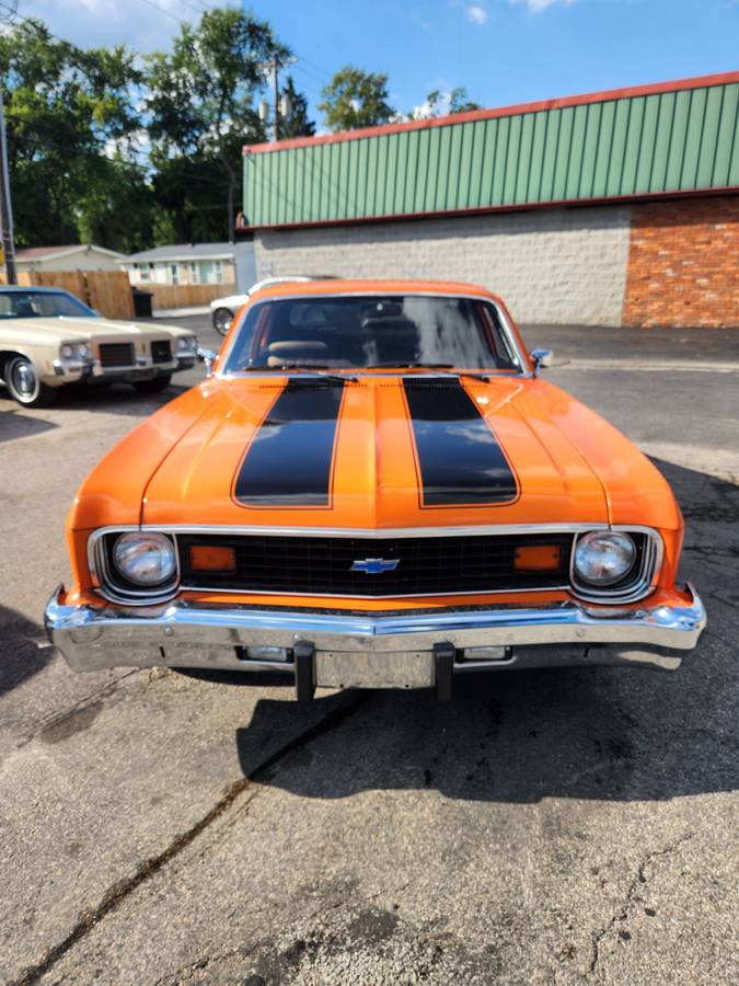 Chevrolet-nova-1974-orange-8