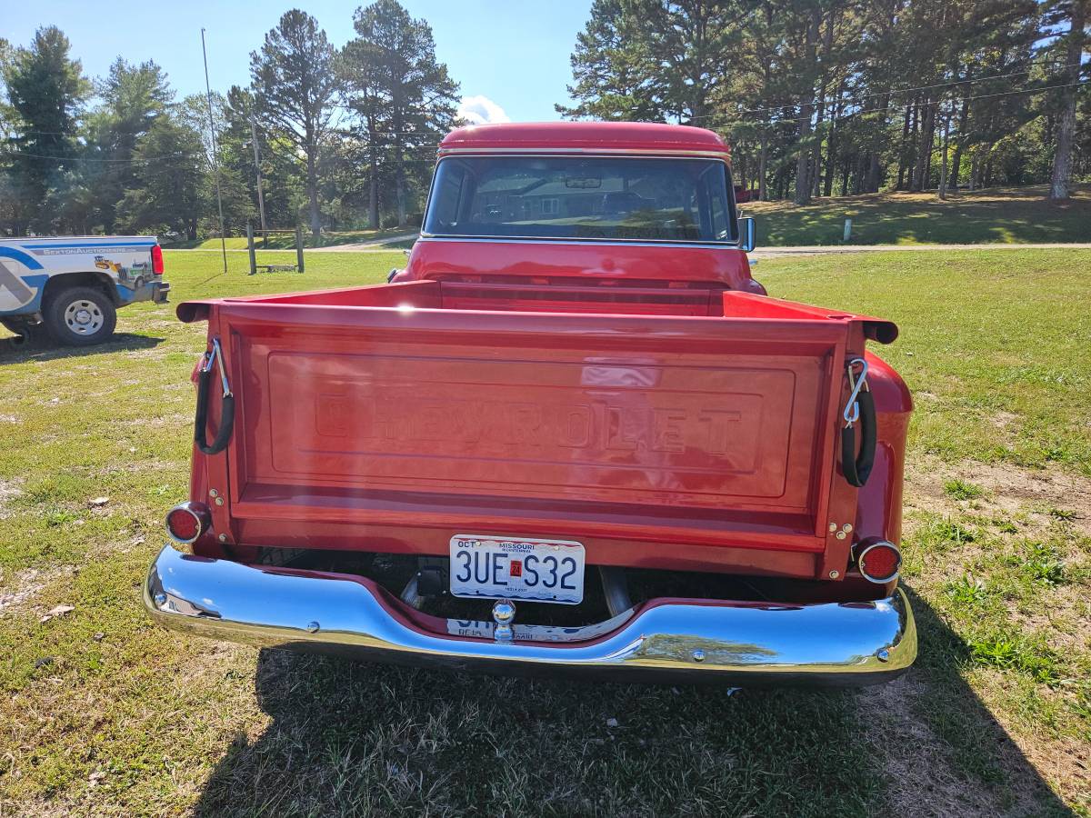 Chevrolet-pickup-1956-10