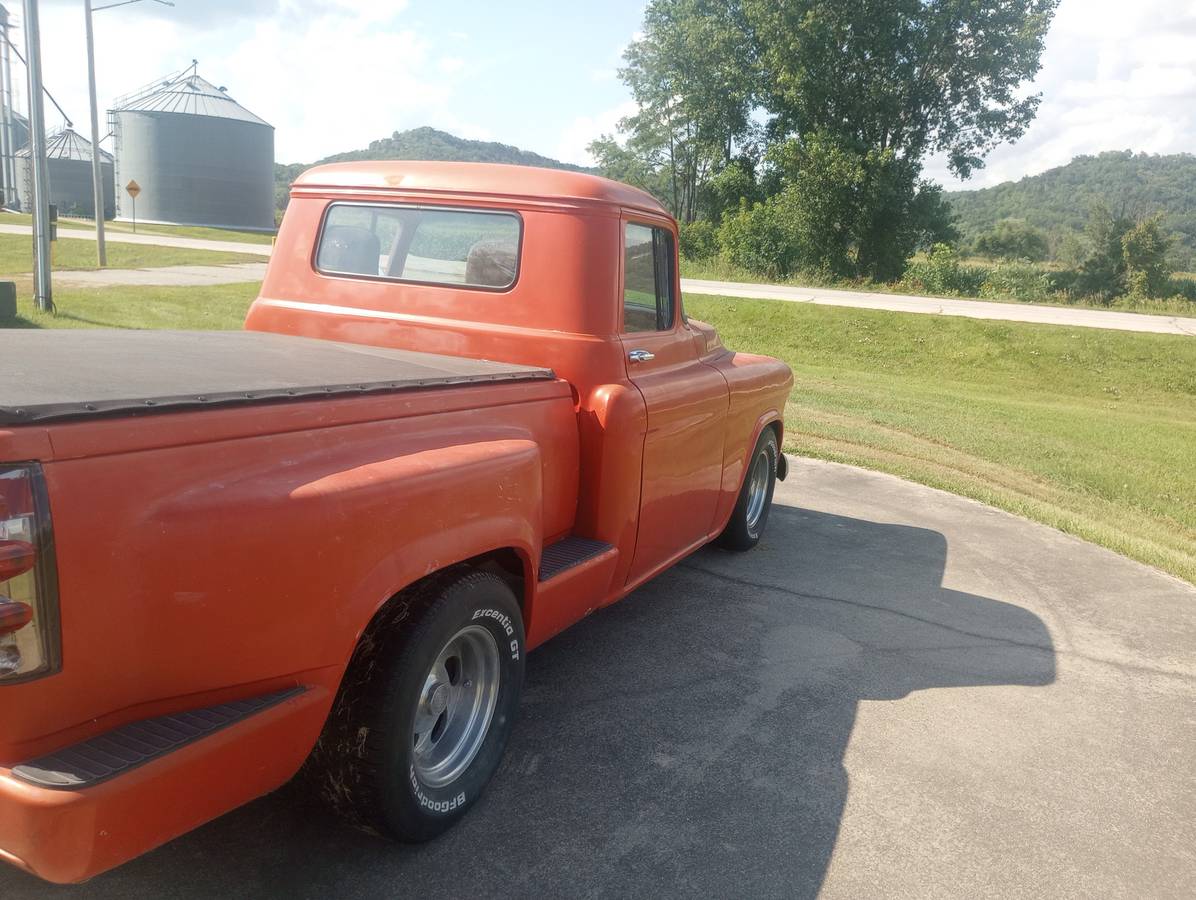 Chevrolet-pickup-truck-1957-1