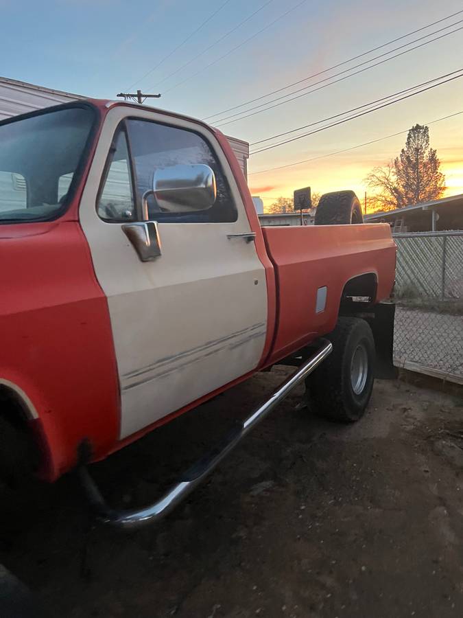 Chevrolet-pickup-truck-1983-orange-3