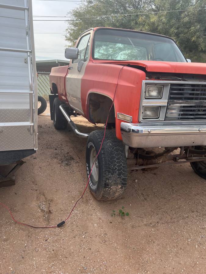 Chevrolet-pickup-truck-1983-orange-4