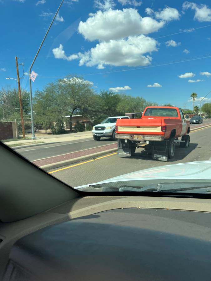 Chevrolet-pickup-truck-1983-orange-6