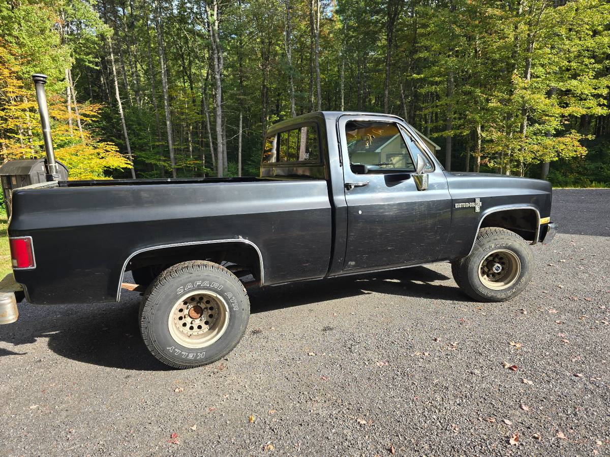 Chevrolet-r10-1987-black