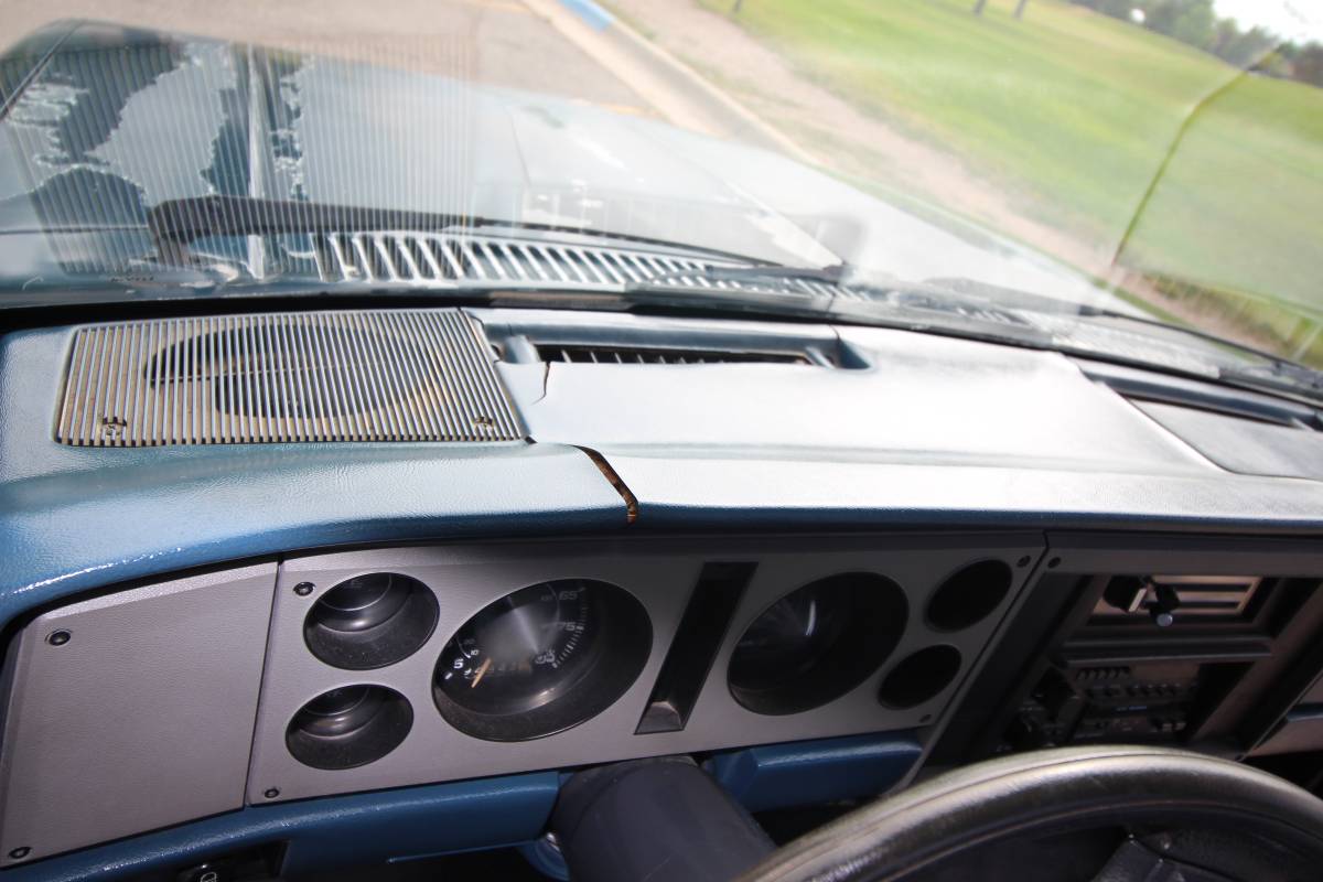 Chevrolet-s-10-pickup-12-tonchevy-s10-1983-blue-12