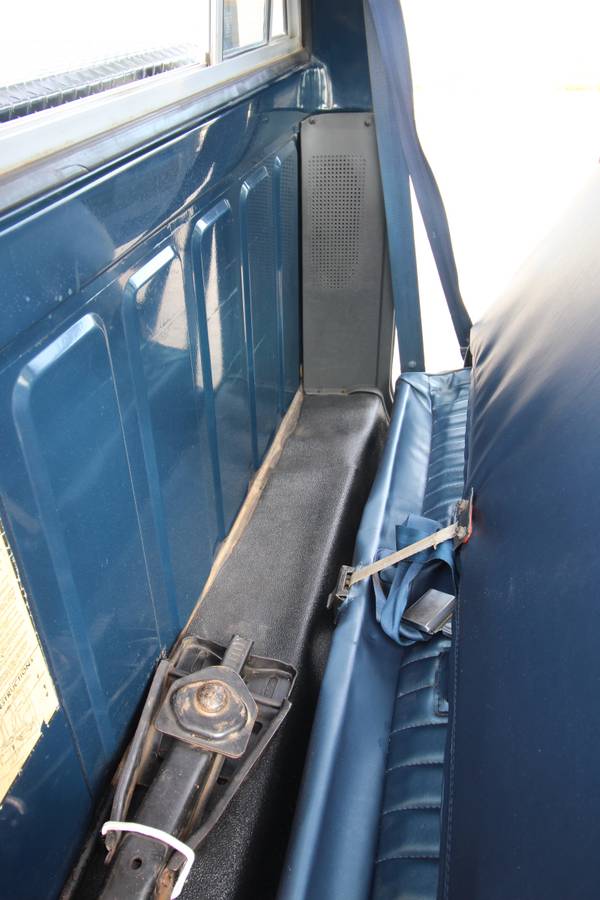 Chevrolet-s-10-pickup-12-tonchevy-s10-1983-blue-13