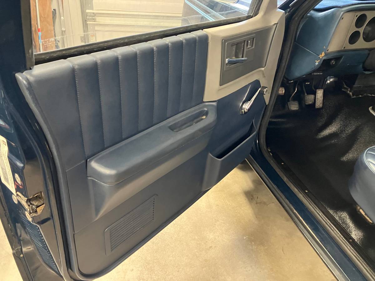 Chevrolet-s-10-pickup-12-tonchevy-s10-1983-blue-15