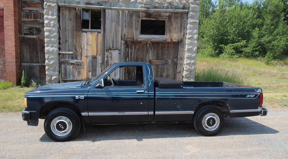Chevrolet-s-10-pickup-12-tonchevy-s10-1983-blue