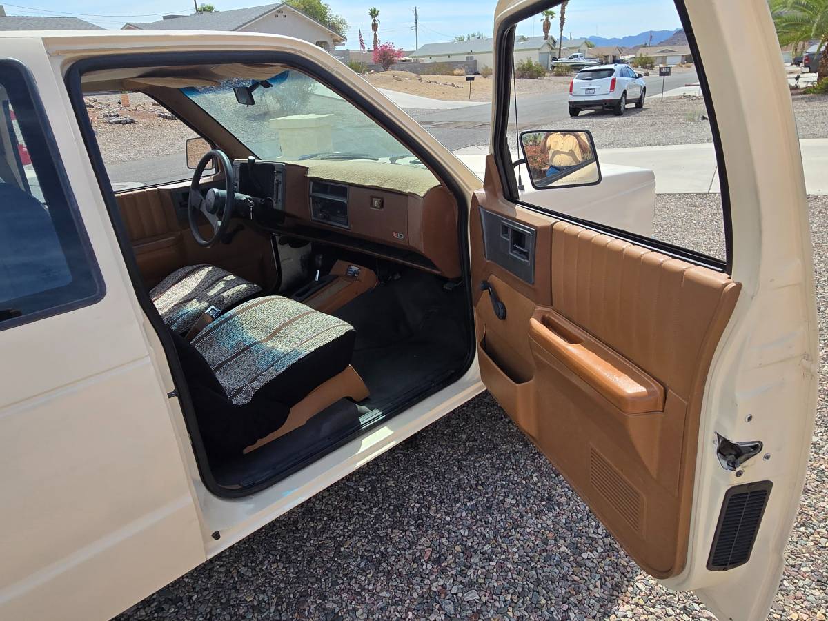 Chevrolet-s-10-pickup-4x4-ext-cab-1988-custom-6
