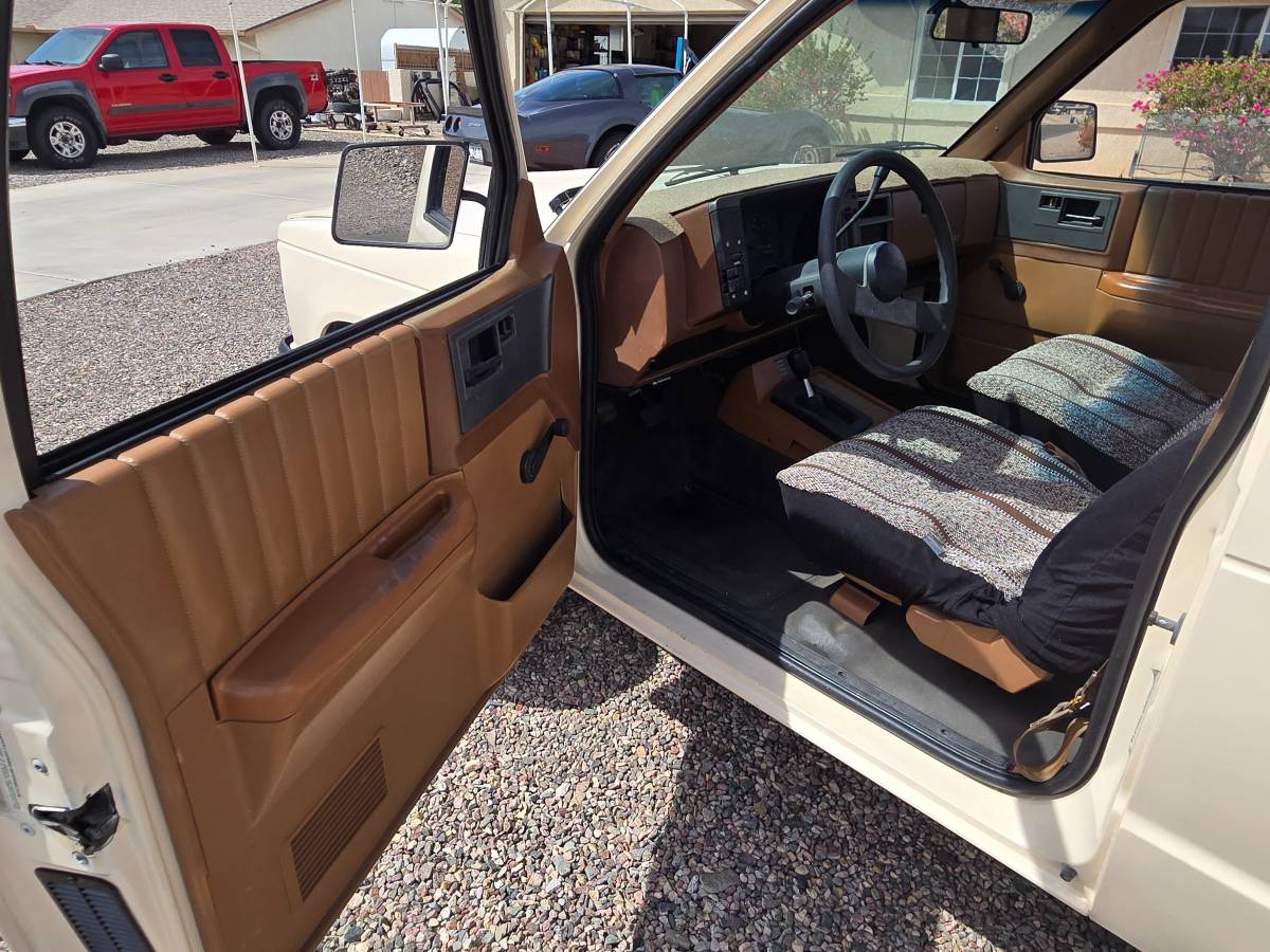 Chevrolet-s-10-pickup-4x4-ext-cab-1988-custom-9