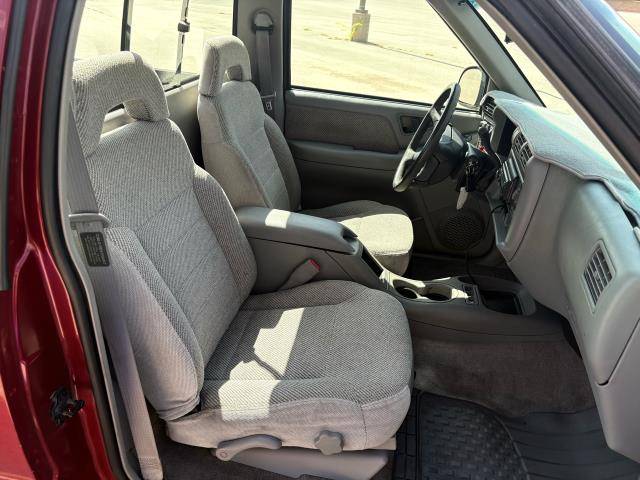 Chevrolet-s10-pickup-1995-custom-17