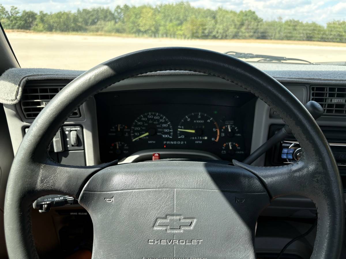 Chevrolet-s10-pickup-1995-custom-20