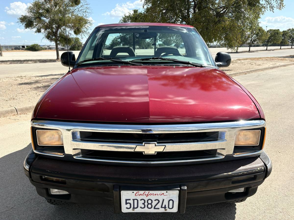 Chevrolet-s10-pickup-1995-custom-3