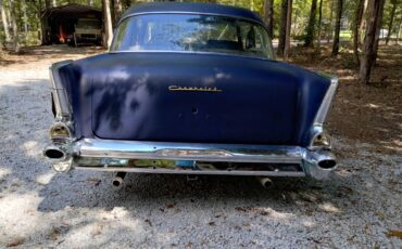 Chevrolet-sedan-1957-blue-1